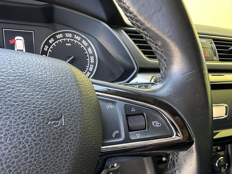 Škoda Superb (2016) 1.8TSI/132kW *STYLE* 1.Maj.  - fotka 14 z 38