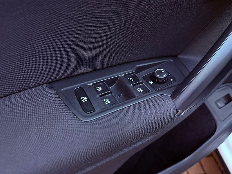Volkswagen Tiguan 2.0 TDi DSG 4M, ČR, Serviska - fotka 15 z 30