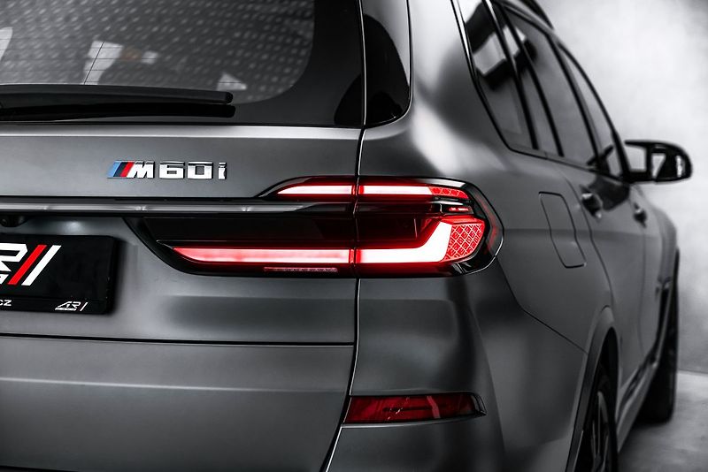 BMW X7 M60i Individual Masáže - fotka 10 z 32