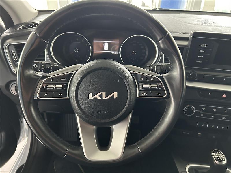 Kia Ceed 1,5   T-GDI 118kW,FRESH,1.MAJ, - fotka 12 z 22