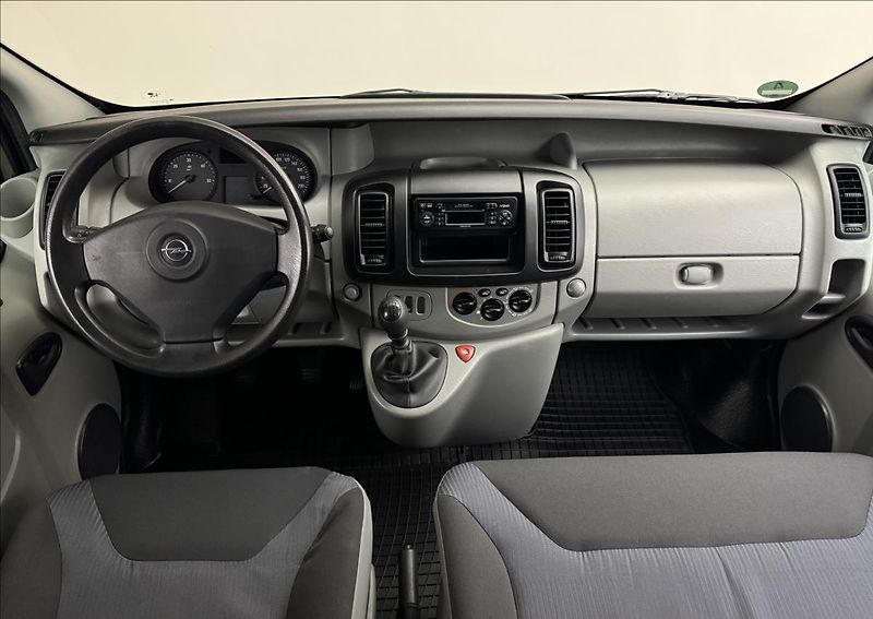Opel Vivaro 2,5 107kW 9MÍST AC TAŽNÉ 1.MAJ - fotka 7 z 30