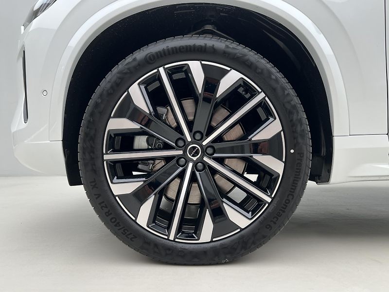 Volvo XC90 (2026) T8 AWD RECHARGE ULTRA DARK - fotka 18 z 46