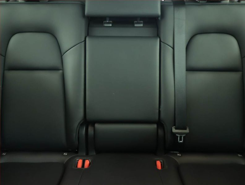 Tesla Model Y (2022) Long Range AWD 79kWh, SoH 92% - fotka 10 z 21