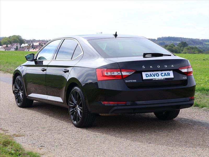 Škoda Superb 2,0 TDI 147kW DSG Style 4x4 CZ - fotka 5 z 45