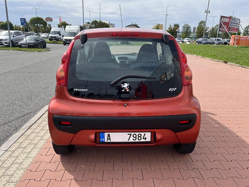 Peugeot 107 1.0 i 50 kW 1.Majitel - fotka 6 z 26