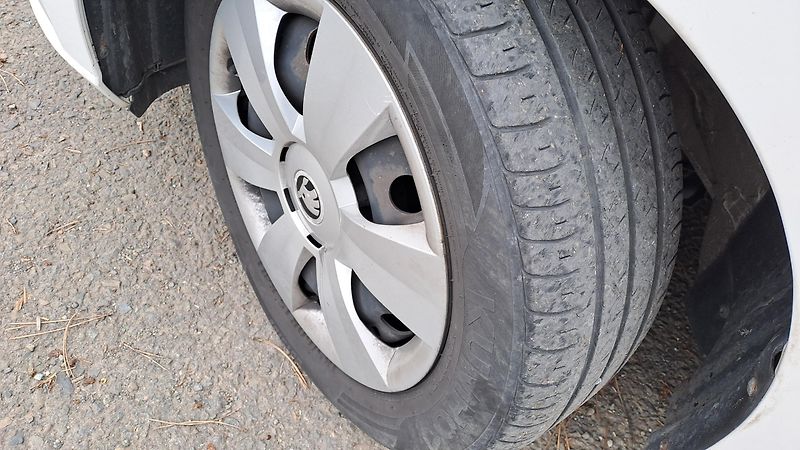 Škoda Fabia 1.0 TSI70 Ambiente+ - fotka 17 z 27