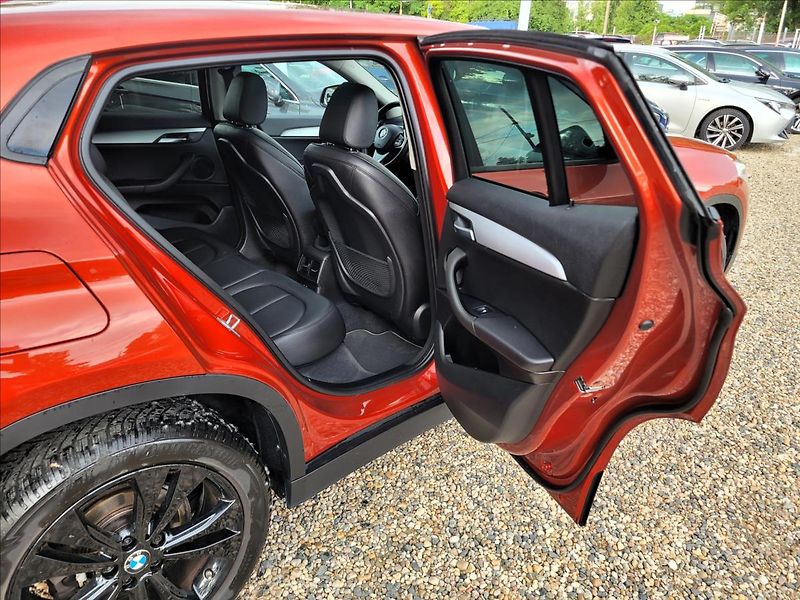 BMW X2 18i ,led,navi,kůže,výhřev - fotka 14 z 47