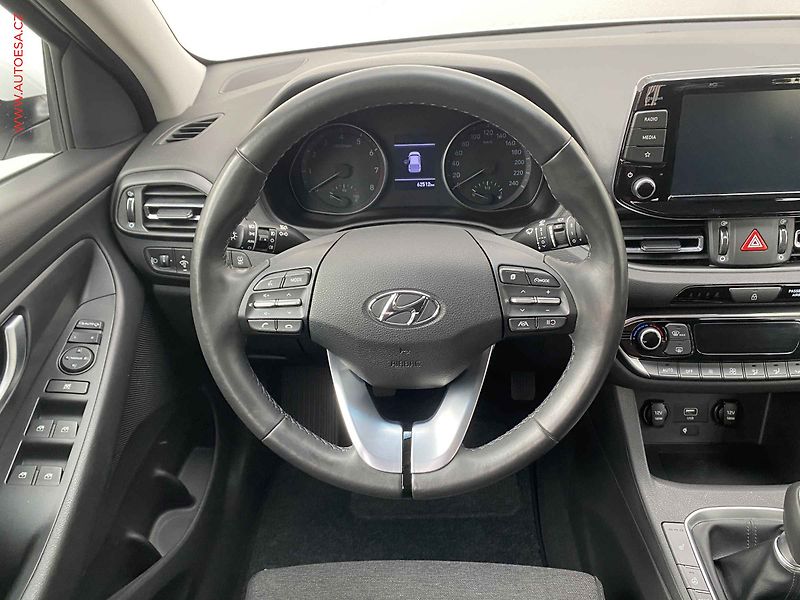 Hyundai i30 (2023) 1.5 T-GDi 48V, 1.maj,ČR - fotka 11 z 18