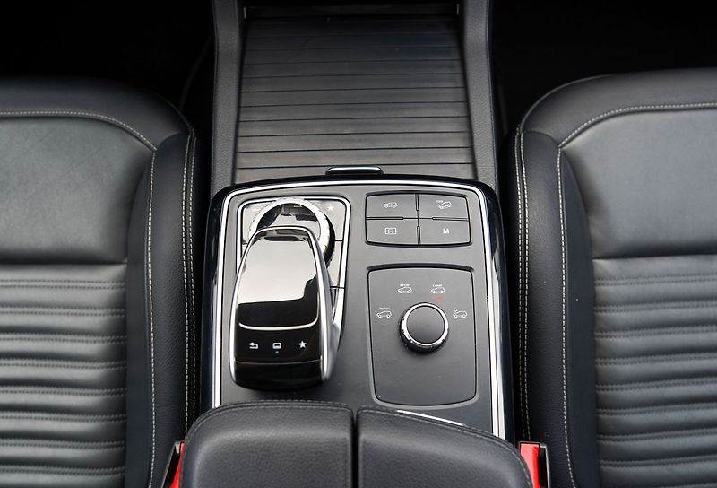 Mercedes-Benz GLE 350d 4Matic AMG/260PS/ČR - fotka 36 z 43