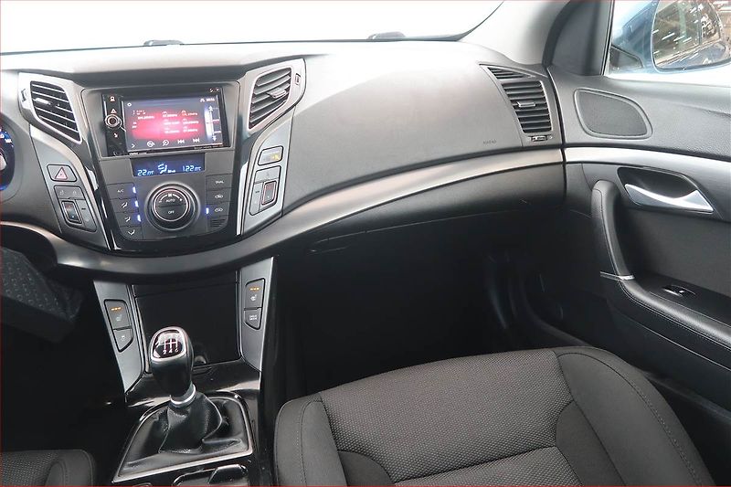 Hyundai i40 (2016) 1.7 CRDi, Serv.kniha - fotka 8 z 20