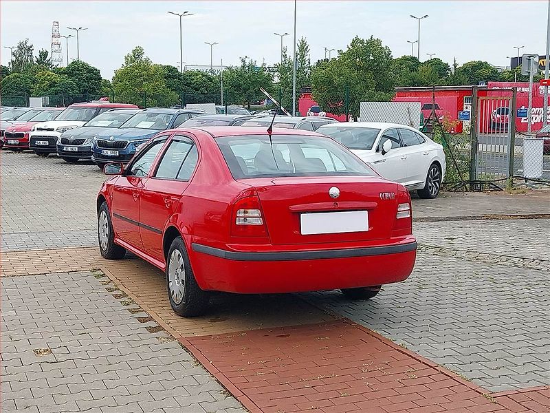 Škoda Octavia (2009) 1.9 TDI , Serv.kniha, nová STK - fotka 4 z 12