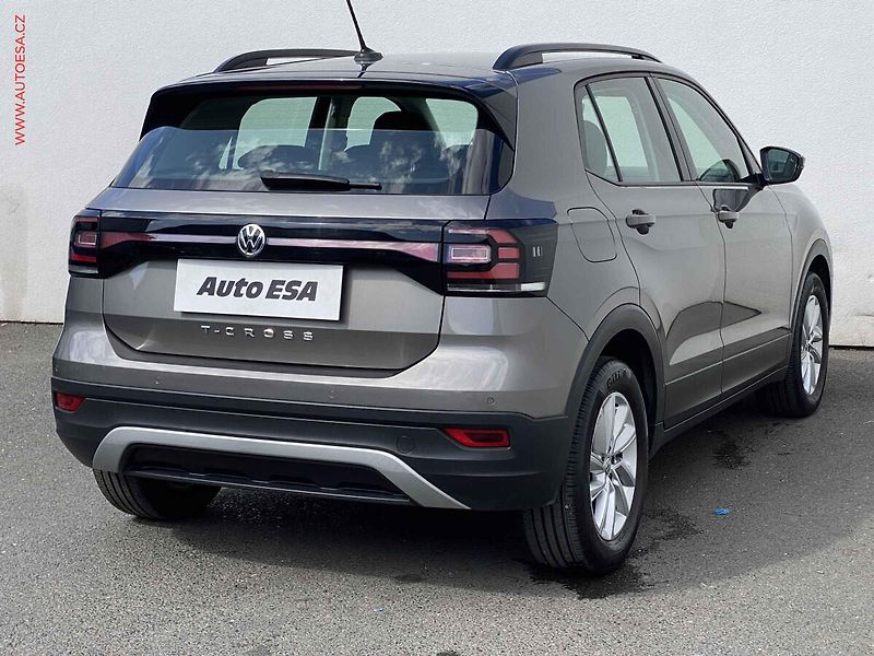 Volkswagen T-Cross (2019) 1.0 TSi, 1.maj,ČR, DSG - fotka 4 z 18