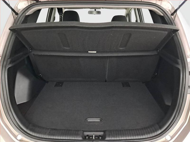 Hyundai ix20 (2018) 1.4 CVVT, Park. senzory - fotka 13 z 17