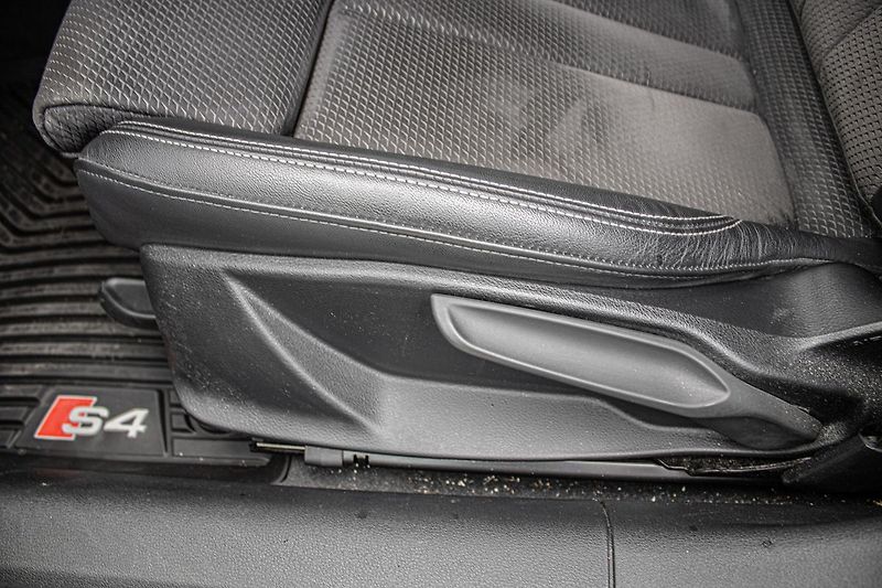 Audi A4 - fotka 16 z 35
