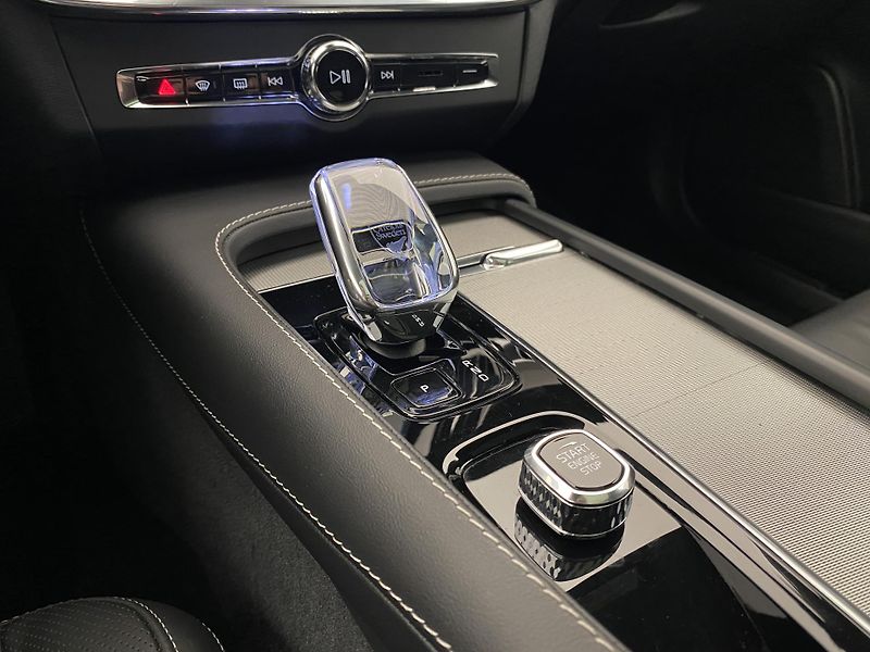 Volvo V90 B4 BRIGHT PLUS AUT - fotka 27 z 63