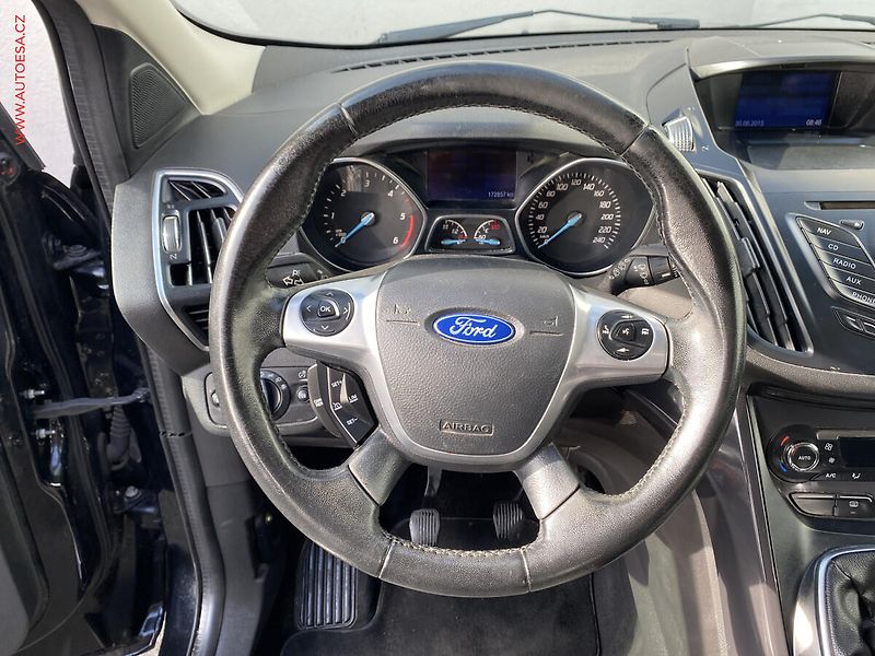 Ford Kuga (2015) 2.0 TDCi, Titanium, navi, TZ - fotka 11 z 16