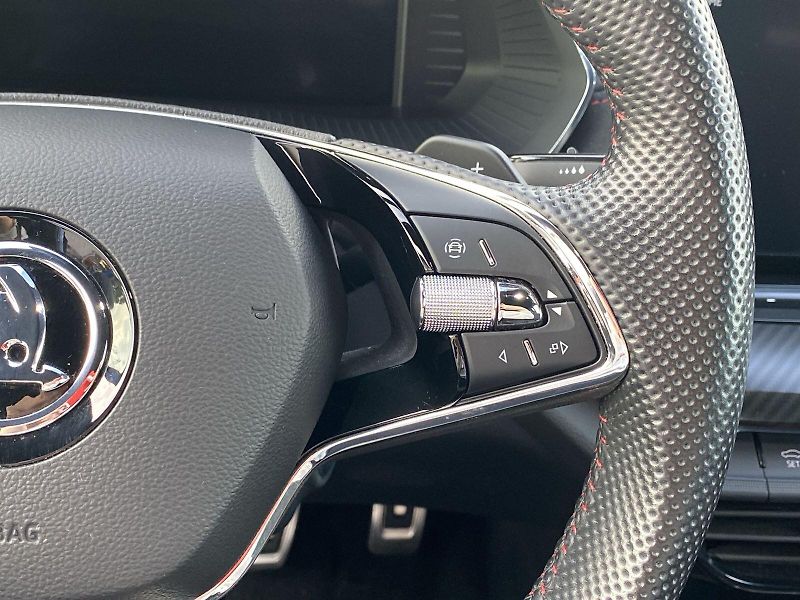 Škoda Octavia (2023) Combi 2.0 TDI DSG RS - fotka 20 z 35