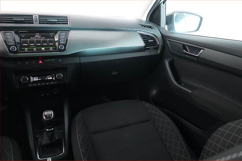 Škoda Fabia (2015) Style 1.2 TSI, Serv.kniha - fotka 8 z 18