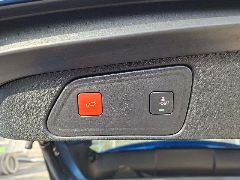 Peugeot 3008 ALLURE PACK HYBRID 225 e-EAT8 - fotka 14 z 31