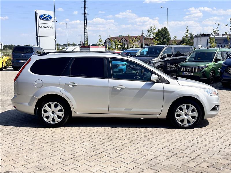 Ford Focus 1,8 TDCi 85kW Ruční ovládání - fotka 6 z 20