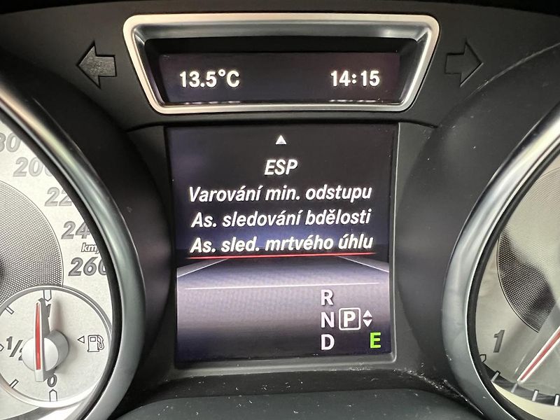 Mercedes-Benz GLA (2014) 200d 4Matic Urban-ODPOČET DPH - fotka 22 z 27