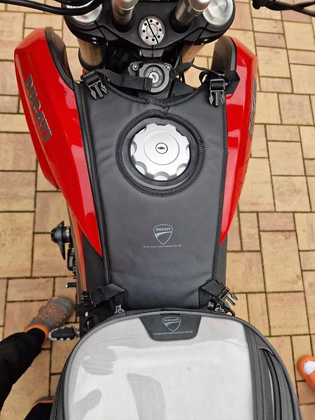 Ducati Hyperstrada 821 (2014) - fotka 5 z 17