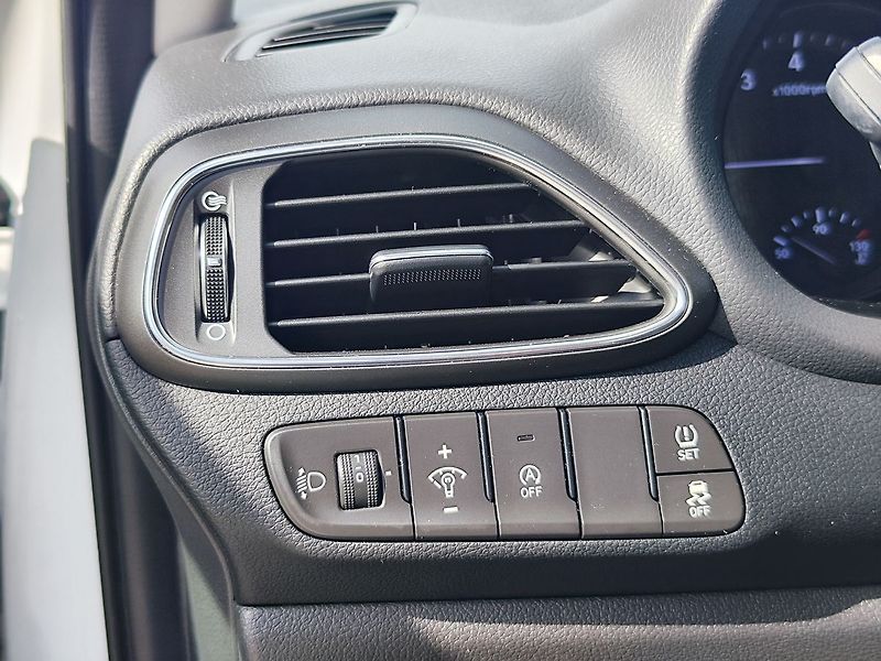 Hyundai i30 1.0 T-GDI/88kW Comfort - fotka 24 z 28
