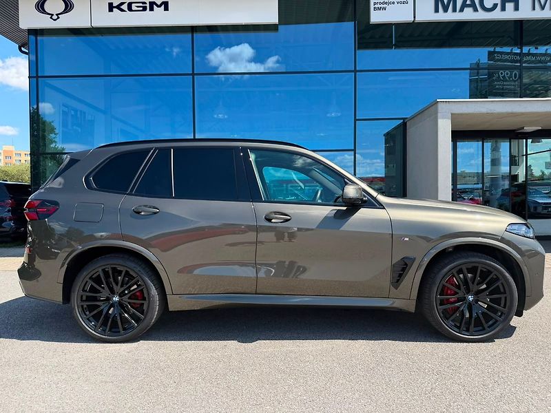 BMW X5 xDrive 30d - fotka 6 z 21