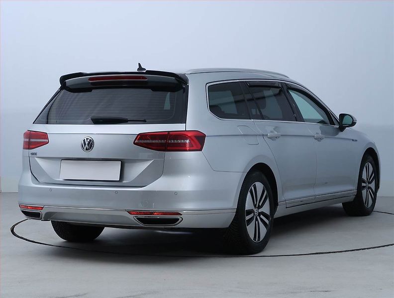 Volkswagen Passat (2017) Highline 1.4 GTE, Automat - fotka 5 z 24