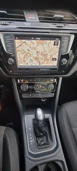 Volkswagen Touran (2016) 1,4TSi 110kW benzín DSG FuLLeD - fotka 22 z 44