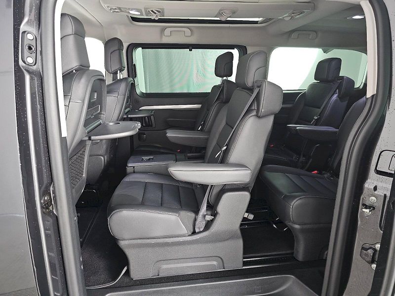 Toyota ProAce Verso (2025) L2 2.0D 180k 8AT VIP 6S SKYVIE - fotka 7 z 31