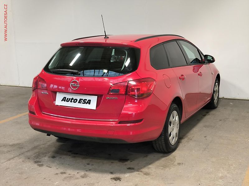 Opel Astra (2011) 1.4i, AC - fotka 6 z 17