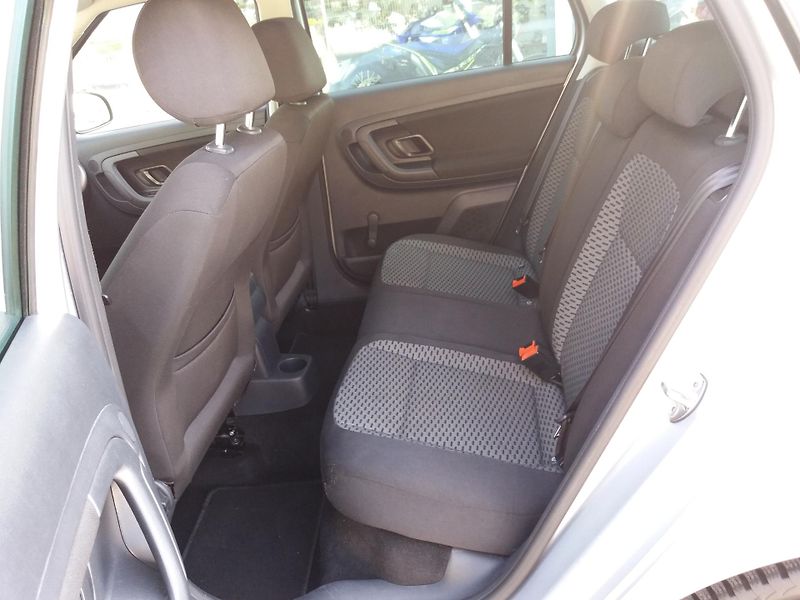 Škoda Fabia 1.2TSi,DIG.KLIMA,VÝHŘEV.SEDAD! - fotka 24 z 29