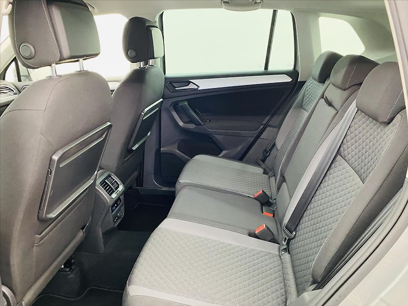 Volkswagen Tiguan 2,0 TDI DSG 110 kW COMFORTLINE - fotka 6 z 27