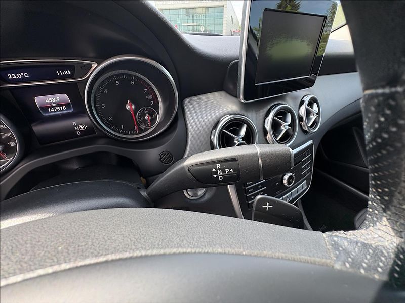 Mercedes-Benz GLA 1,6 180i 90kW AT,Led,Kůže,Navi - fotka 9 z 34