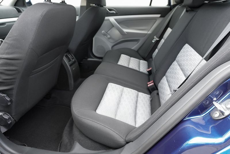 Škoda Octavia 1.4 MPI AMBIENTE - fotka 21 z 26