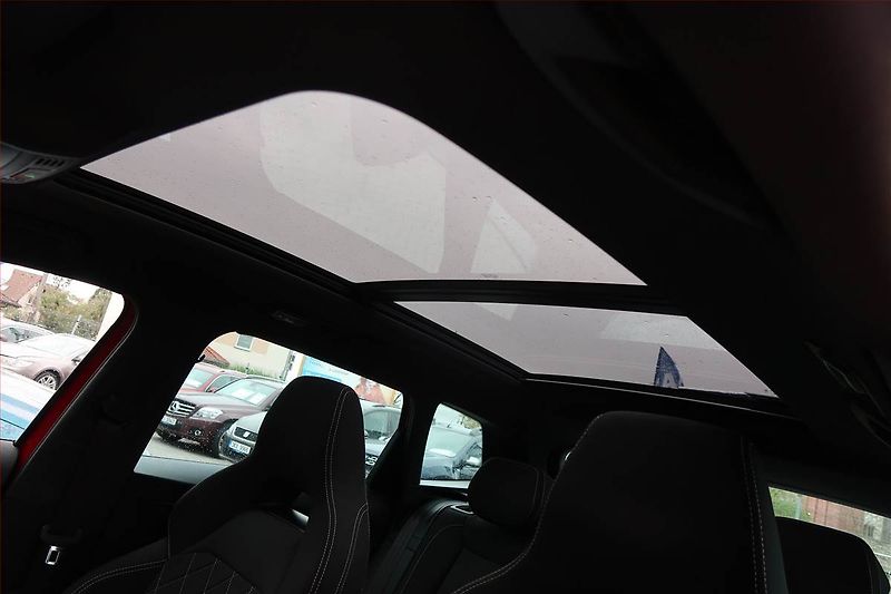 Peugeot 5008 (2023) 1.5 BlueHDi - fotka 20 z 22