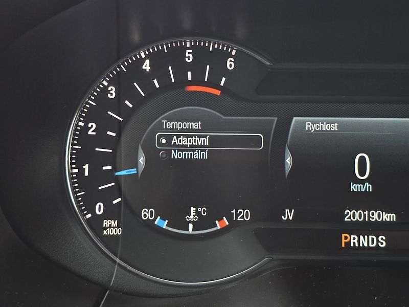 Ford S-MAX TITANIUM 2.0 132kW LED + NAVI - fotka 24 z 42