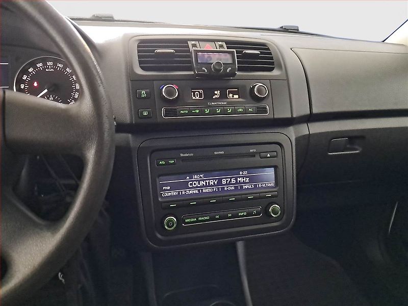 Škoda Fabia (2011) 1.2 TSI, nová STK, udržované - fotka 12 z 14