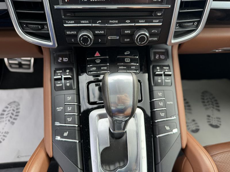 Porsche Cayenne 3.0TDI V6 265PS 4x4 GTS PAKET! - fotka 150 z 159