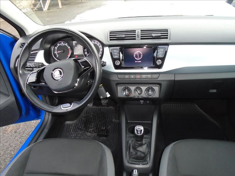 Škoda Fabia 1,0 - fotka 17 z 26