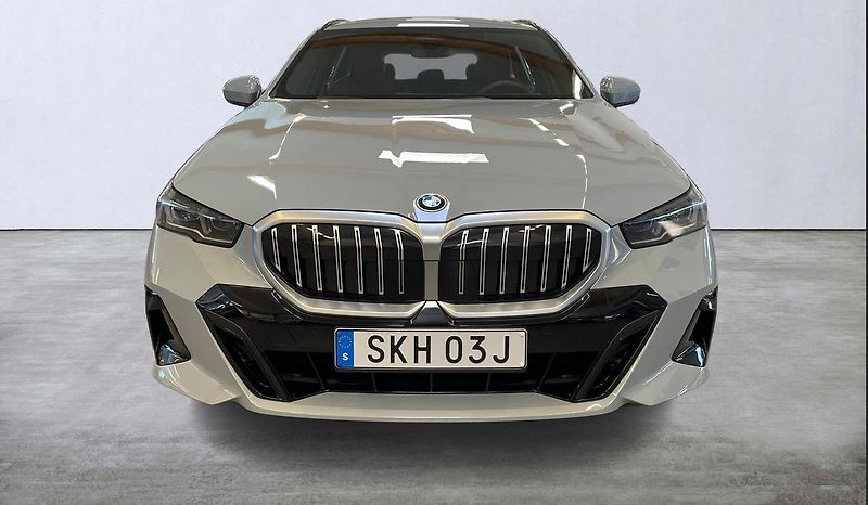 BMW Řada 5 520d AWD Touring MSport h/k - fotka 5 z 18
