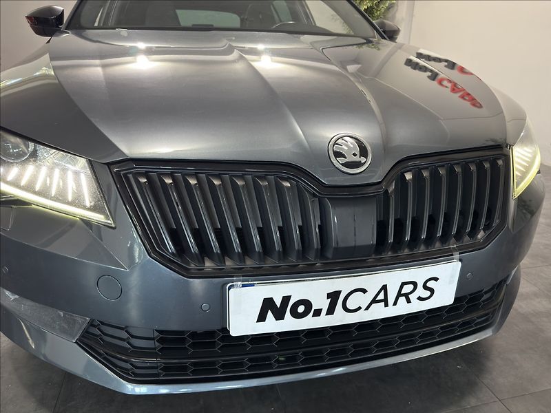 Škoda Superb 2,0   TDI 4x4 DSG SPORTLINE - fotka 38 z 39