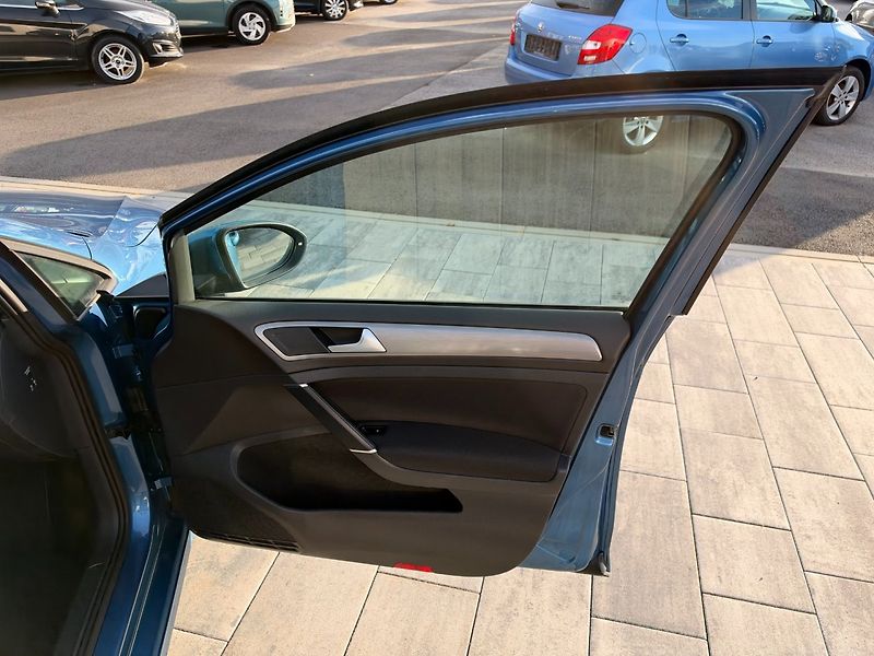 Volkswagen Golf (2015) Rabbit 1.2 TSI 63kW EA211 - fotka 23 z 33