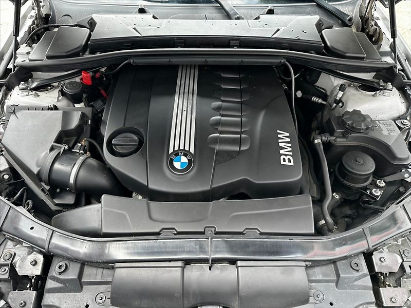 BMW Řada 3 325d kabrio, automat - fotka 46 z 46
