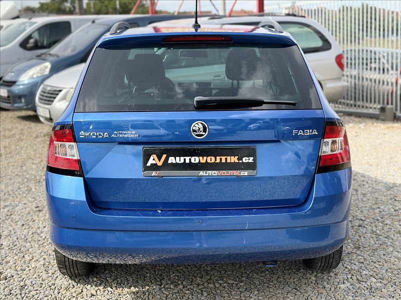 Škoda Fabia 1,0 MPI KLIMA - fotka 6 z 22