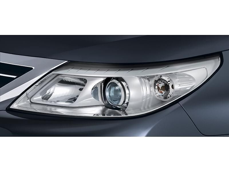 Renault Latitude je vlastně Samsung SM5, jen s jiným logem a drobnými změnami.