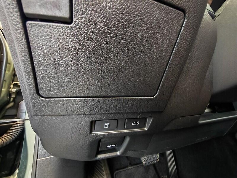 Lexus ES 300h Limited Edition - fotka 25 z 37