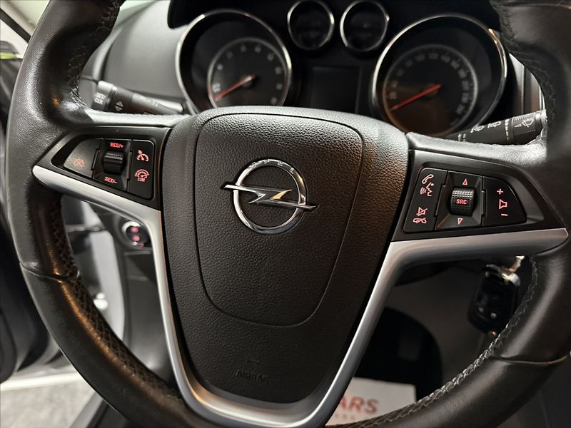 Opel Zafira 1,4   TURBO COSMO VÝHŘEV TZ - fotka 12 z 49