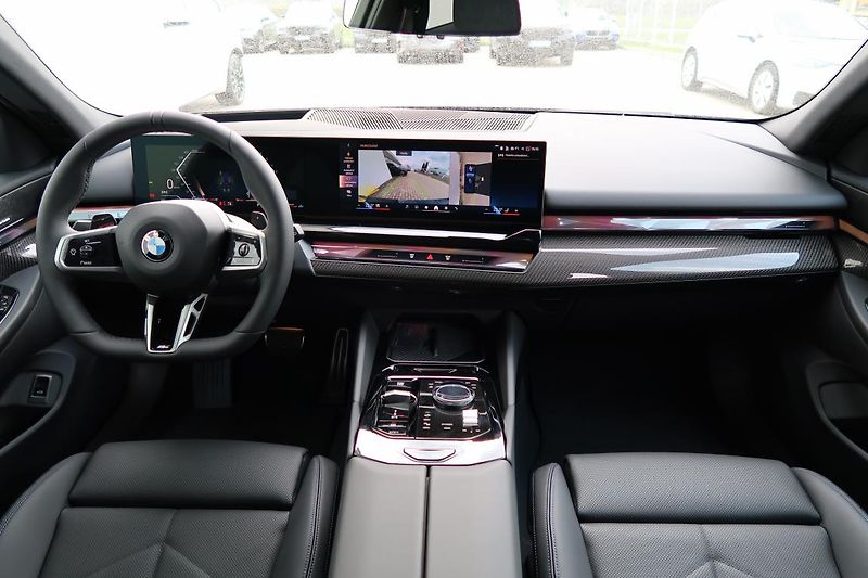 BMW Řada 5 540d xDrive Touring - fotka 4 z 9